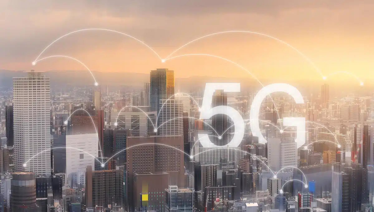 Tecnología de conexión de red de la ciudad con señal de internet 5g
