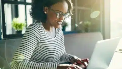La encuesta de Slack revela que el 97 % de los trabajadores negros quieren que el futuro de la oficina sea remoto o híbrido