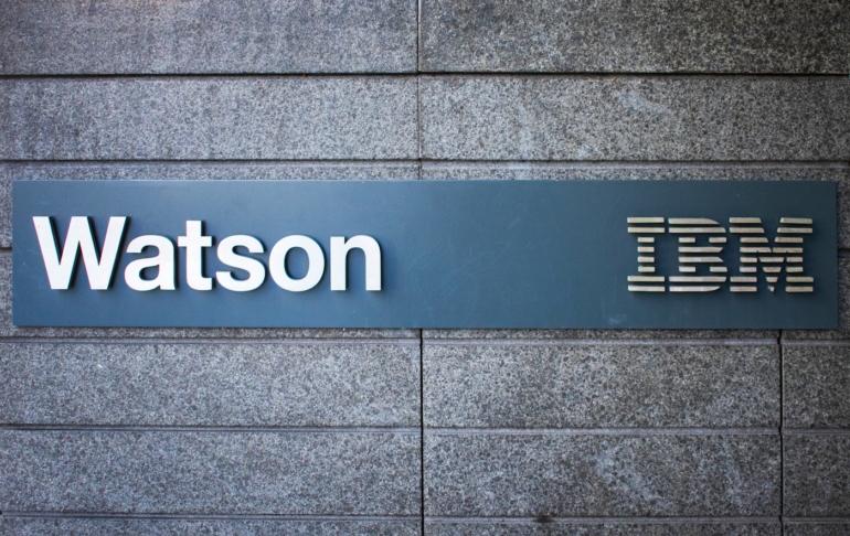 Logotipo con los logotipos de Watson e IBM.