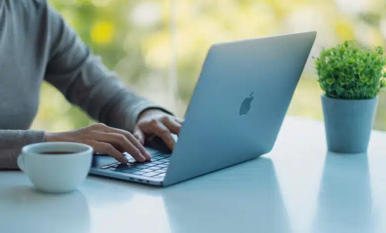 A Mac user accessing Microsoft remote desktop.